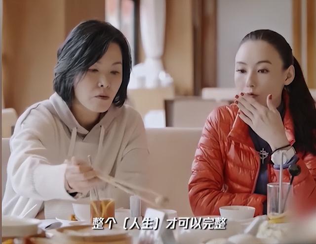 年轻时管不住下半身，如今却让18岁儿子买了单，张柏芝她后悔吗？
