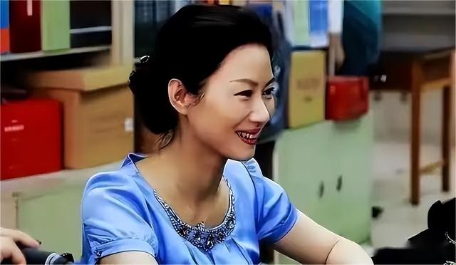 中南大学美女教授杨雨，一句好酒好色，把李清照从庙堂拉回人间
