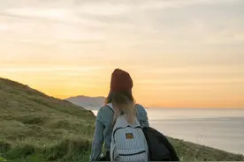 离婚后，老公一边交新的女朋友，一边和我有肌肤之亲是为什么？图片