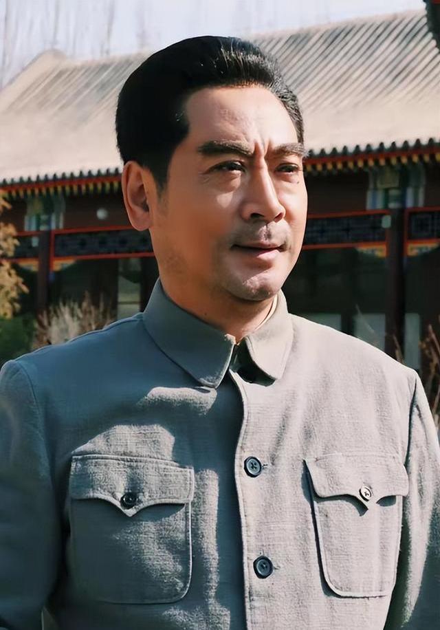 受邀观礼九三阅兵的8位明星，个个口碑好，这才是我们该追的明星