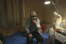 为了让女主播开心，70岁大伯没控制住图片