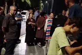 用魔法打败魔法？住户放哀乐“对抗”楼下歌唱团，律师：不可取图片