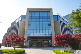 青岛高新区：持续优化政务服务 上半年24项目标任务落地见效图片