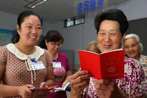 大家发现了没有：现在的退休老干部简直就是“金山银山”