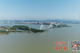 俯瞰郧阳，秋日汉江美如画图片