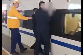 上海虹桥高铁站又现拦门事件，铁路上海站最新回应图片