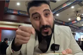 伊拉克小伙，曾被子弹打穿腹部，来中国生活九年，发现很有安全感图片