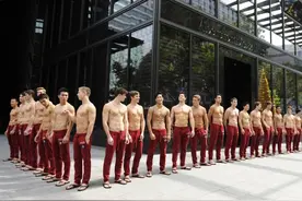 总雇肌肉男当店员的网红品牌，成了男模地狱！CEO下药X侵上百男模图片