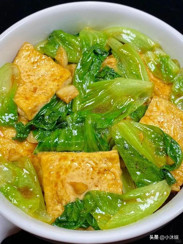 失眠睡不好，建议多吃5种食物！一吃养心、二吃安睡、三吃气色好