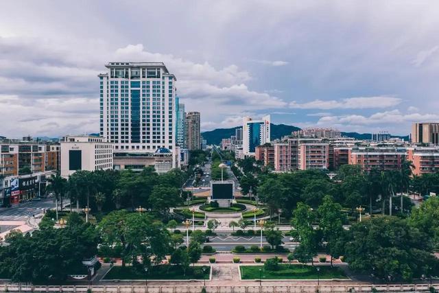 广东这座“低调”城市，名气被潮州汕头掩盖，却用美景征服全国