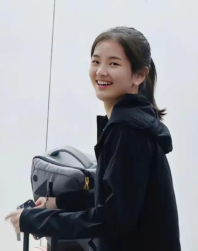 金娜英应该是乒乓球运动员中长得最好看的吧看上去好像中学生