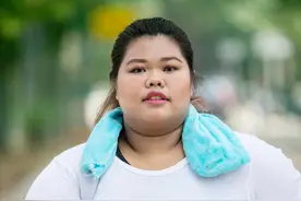 故事：嫌弃老婆胖的男人，最后活成了啥样？图片