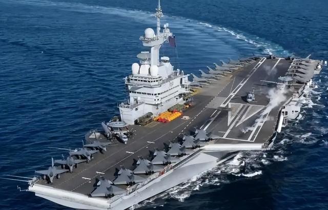 又让张召忠说中了？东拼西凑550亿建的2艘航母，如今彻底成为累赘