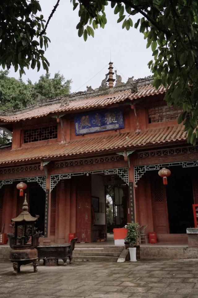 从成都出发，在龙泉山东麓邂逅一座千年场镇的温柔