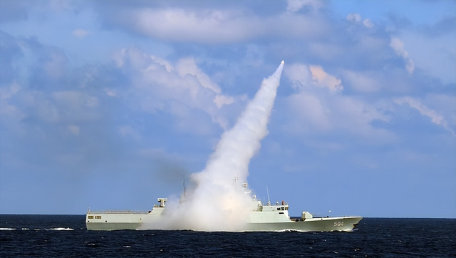 解放军开炮三天	，军舰现身钓鱼岛，日方紧急降温：高市“在反思	”