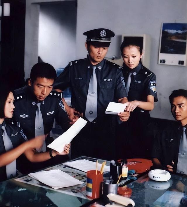 原来不是演的！这5位演员竟然全是真警察，最后一位还是“警花”
