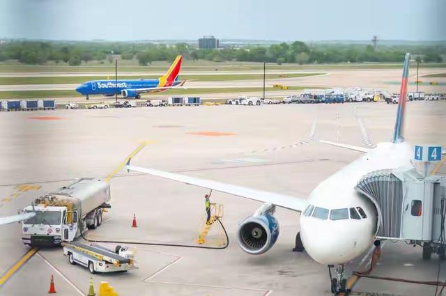 说好的五一浪一把，结果机票被砍了！航司为啥不飞了？