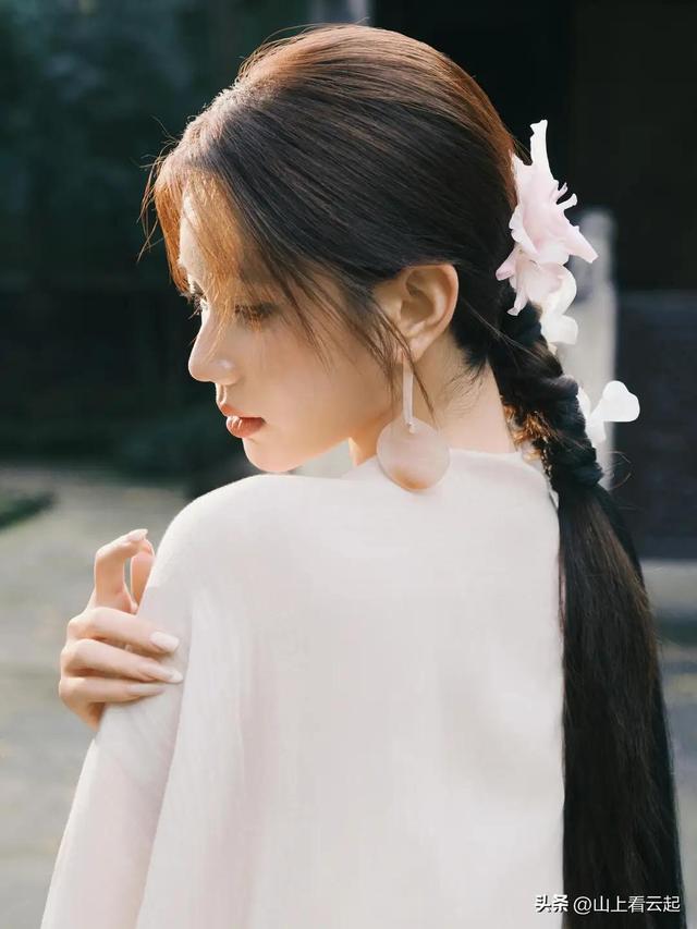 湖南长沙一佳人好漂亮, 身高167cm,体重45kg 美的让人移不开眼