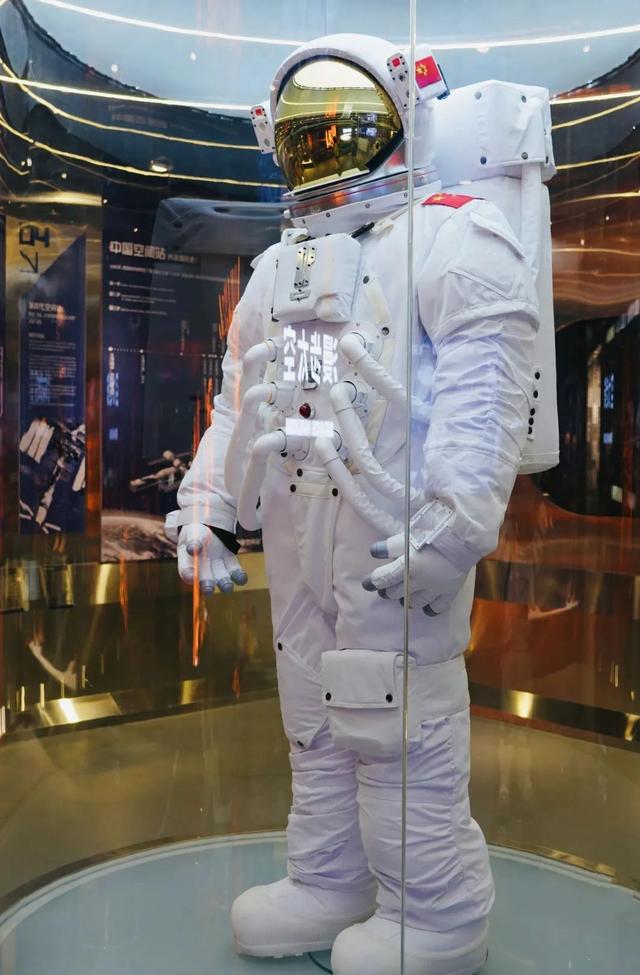 陨石馆“摘星”、卡丁车场赛车……新疆高速藏着这些亲子惊喜驿站