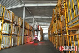 一台废旧冰箱的期待图片