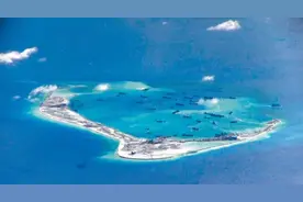 菲律宾、马来西亚、越南侵占岛礁，中国演习炮声响起，航母回防图片