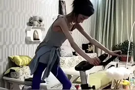 离谱，女子减肥4年，身材似骷髅，网友：我就是烘干了也没你瘦图片