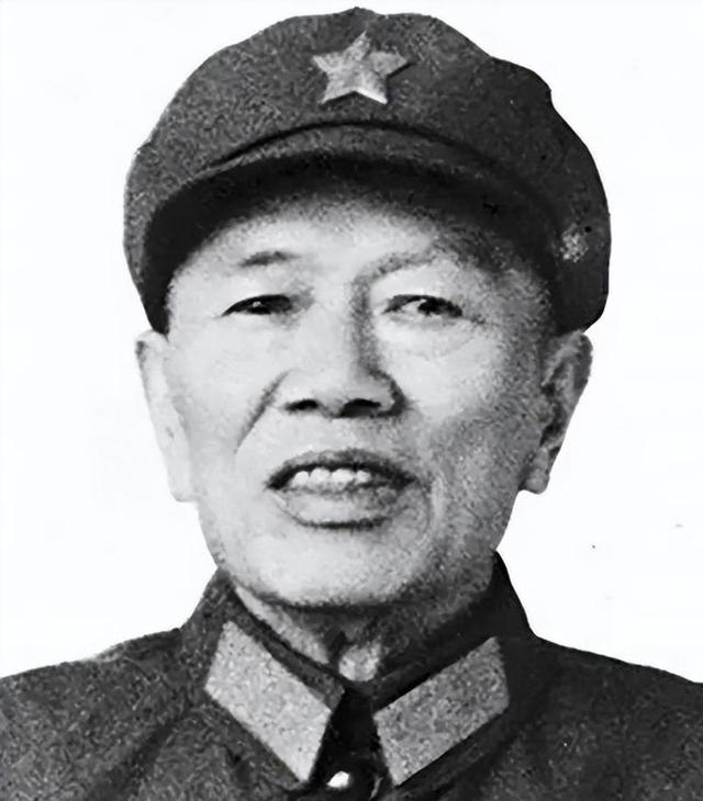 他是“铁血将军”邓华：战场上的硬汉，和平时期的忠诚守护者