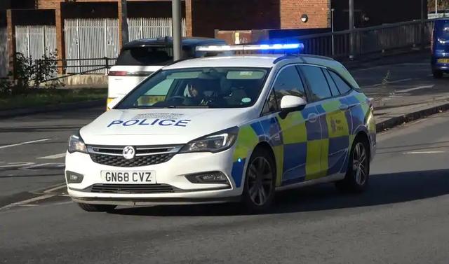 凌晨街头殒命,37岁英国男模特遭谋杀,两嫌疑人出庭情绪失控