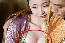 “同志们，八年抗战开始了”无下限的穿帮镜头，导演求你走点心吧图片