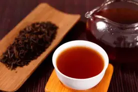 湖南长沙53岁男子，5年雷打不动喝浓茶，最后喝出2个“教训”图片