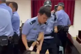 女律师遭法警暴力执法后续：法院回应，涉事案件曝光，评论区沦陷图片