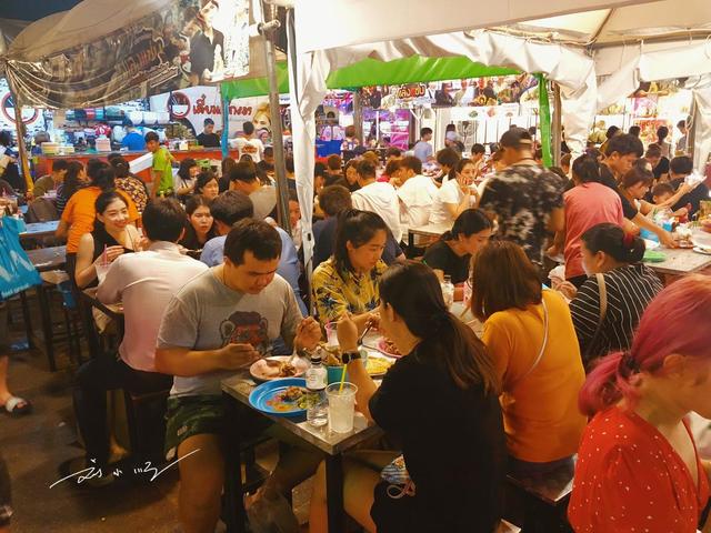 游客的疑惑：泰国人为什么都不允许中国老板在泰国夜市里做生意？