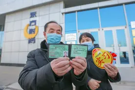 70岁以上老年人，准驾车型明确了，5种类型都能开，持证要求来了图片