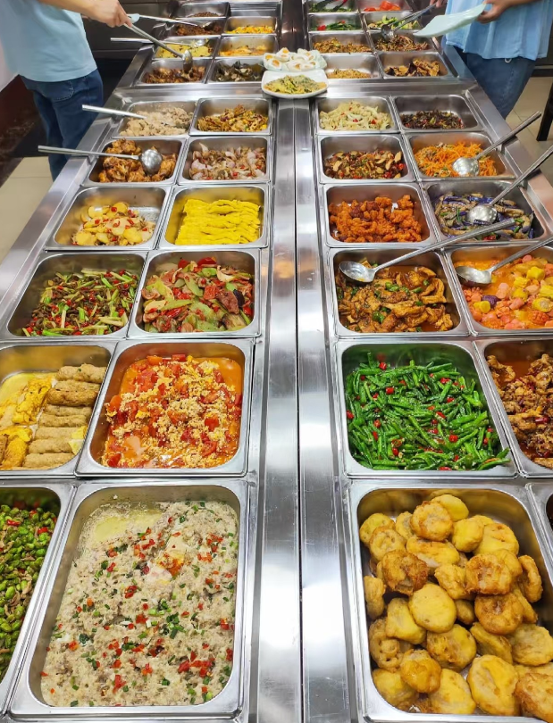 北京下了死命令，2027年底前，所有中小学必须告别“校外配餐	”