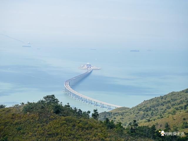香港昂坪360全攻略：25分钟高空揽山海，登顶全球最大户外青铜佛