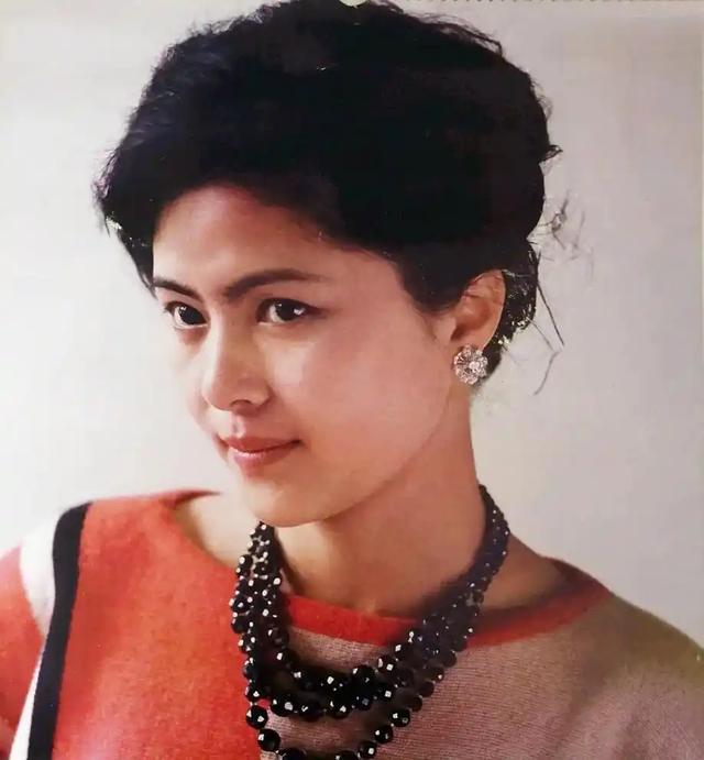 马军勤：嫁圈外丈夫，婚后生下一子，如今一个人生活