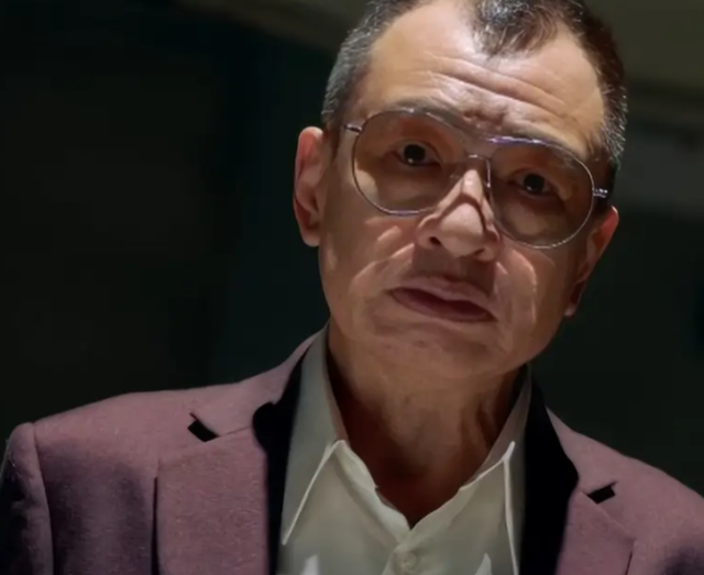 没想到，许绍雄猝然离世不到24小时，佘诗曼竟因一个举动口碑暴涨