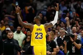 NBA收视率暴跌！责任在于詹姆斯与肖华！有多少人只为看老詹？图片