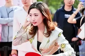 奥运冠军郭跃：被开除后，转型金融很成功，退役后长发很漂亮图片