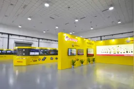 中小向“新” | 在未来工厂里上班的机器人图片