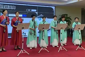 松江这群“老小孩”从社区里“吹”出欢乐的歌图片