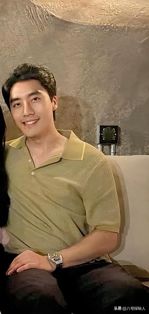 李咏病逝六年后！女儿毕业哥大，法图麦晒男友合影，两人有夫妻相