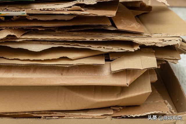 大妈推倒残疾奶奶抢纸壳后续：不愿住院，家属透露隐情	，只赔600