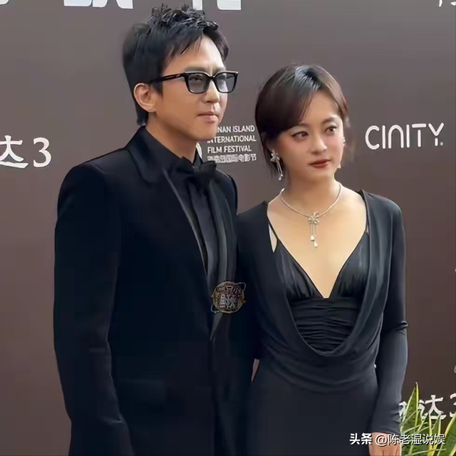 陪玩陪睡只是冰山一角，认干爹，舔手指，拜高踩低，实在荒唐！