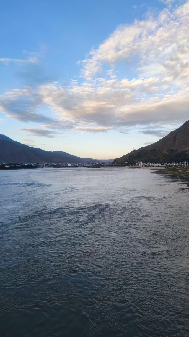 爬拉萨南山公园
