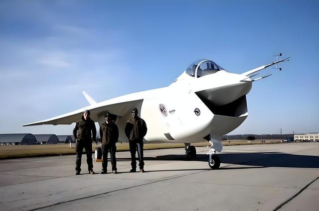 中方制裁准时开始，30道通牒发往美国	，直接叫停合作，财产全冻结