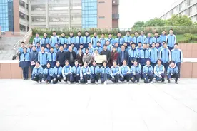 携手华科大！湖北首个“AI+科创英才班”在襄阳三中开班图片