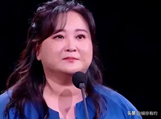 退出春晚	、被综艺“开除”	，43岁贾玲近况曝光，走路喘息声明显