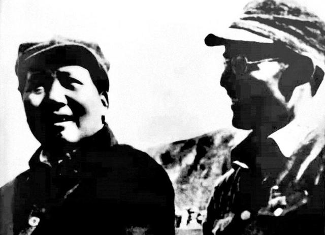 为何天安门不悬挂毛主席的照片，反倒要挂主席的画像？