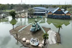 探秘汽修老兵的装备乐园，百款经典军车震撼登场！图片